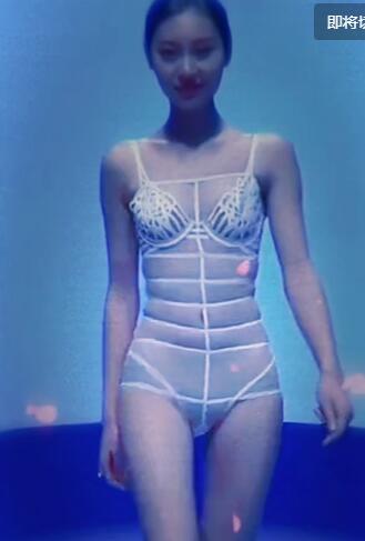 �Ȼ��� #Ӿװ��Ů
