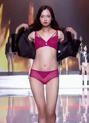 ģ���� ʱ������Ӿװ��24