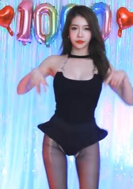 Ů45