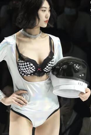 �����OӋ - ������ Lingerie Show - SIUF 2023 ��ʮ�ˌ����ڇ��HƷ�ƃ���չ�[��