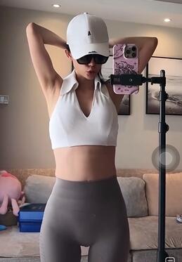 �٤������